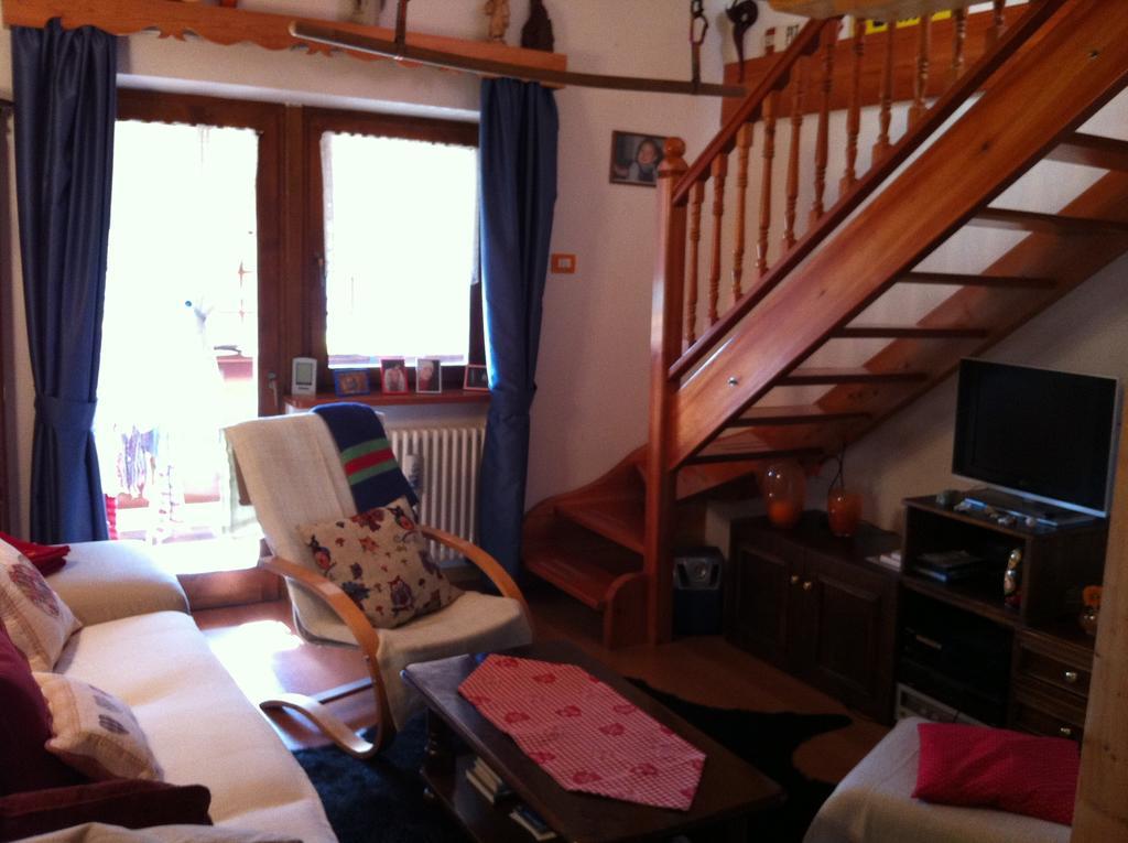 Appartamento Ivo Campitello di Fassa Camera foto